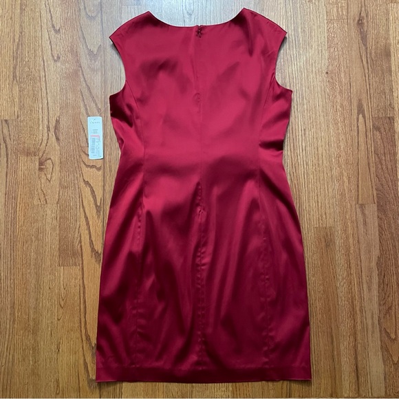 NWT Lauren Ralph Lauren Satin Surplice Sleeveless Dress in Holiday Ópera Red 14 - Picture 7 of 14
